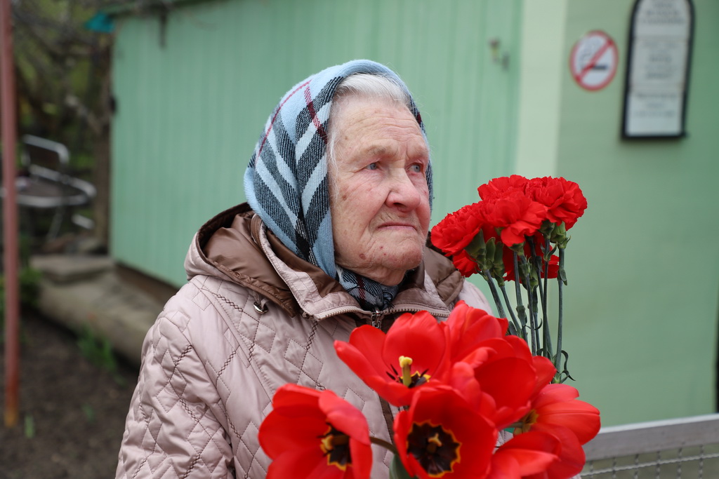 «Разминировала «голыми руками»: в Клецке поздравили ветерана Великой Отечественной войны 