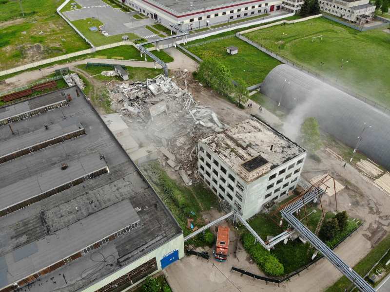 Спасатели взорвали здание ОАО «Завод Легмаш» в Орше